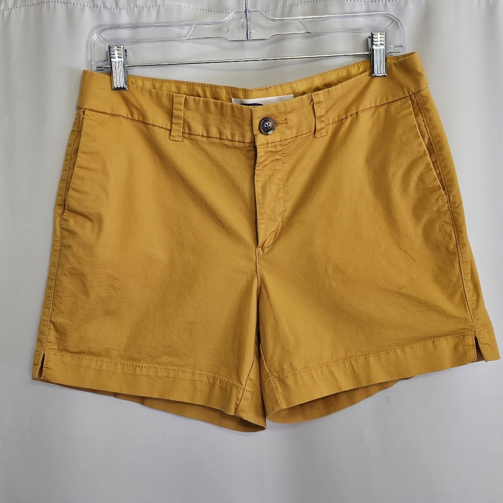 Women's Old Navy Size 6 mustard yellow chino shorts